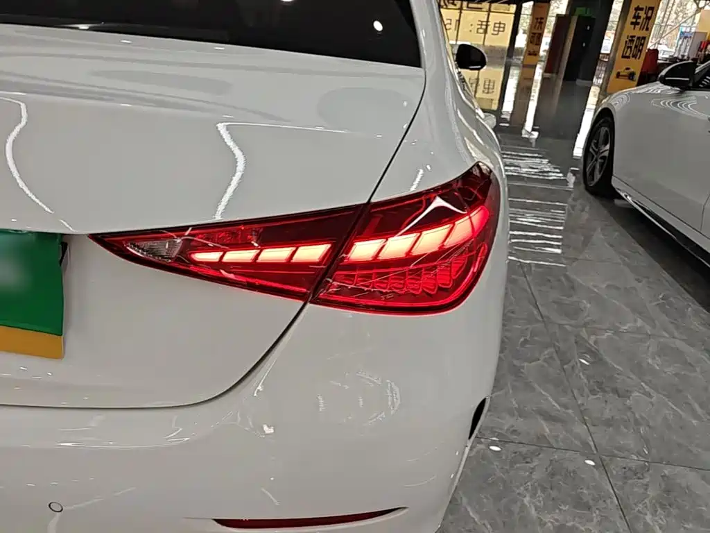 Mercedes-Benz C-Class — миниатюра 8