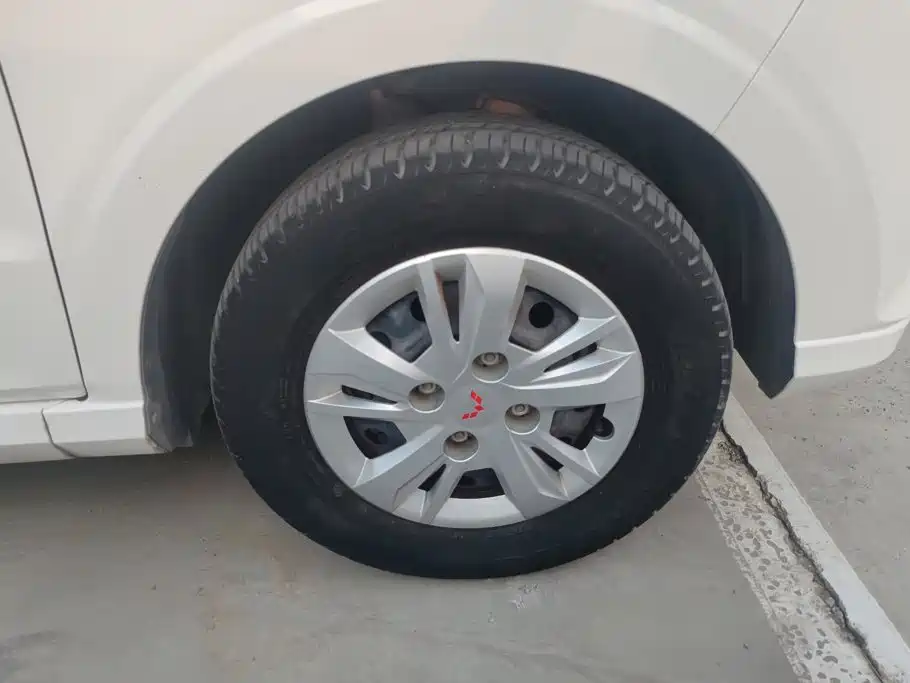 Wuling Hongguang — миниатюра 6