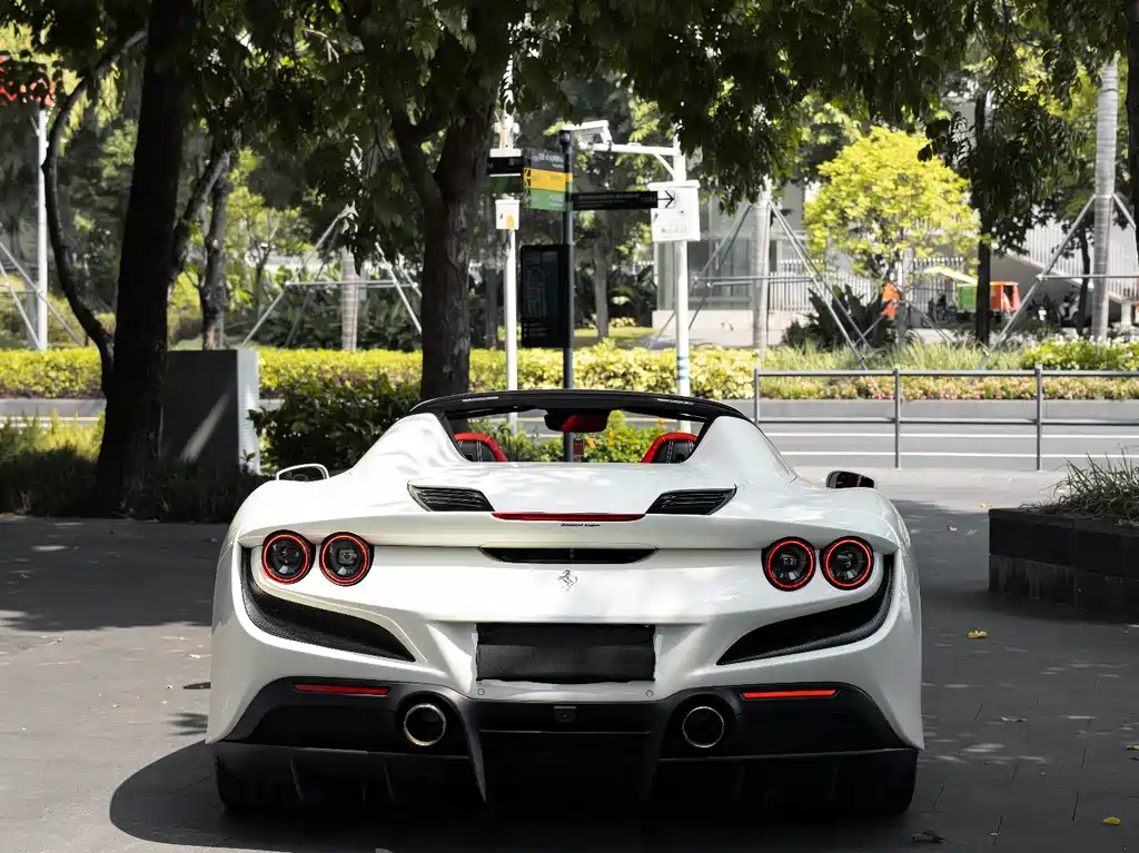 Ferrari F8 — миниатюра 7