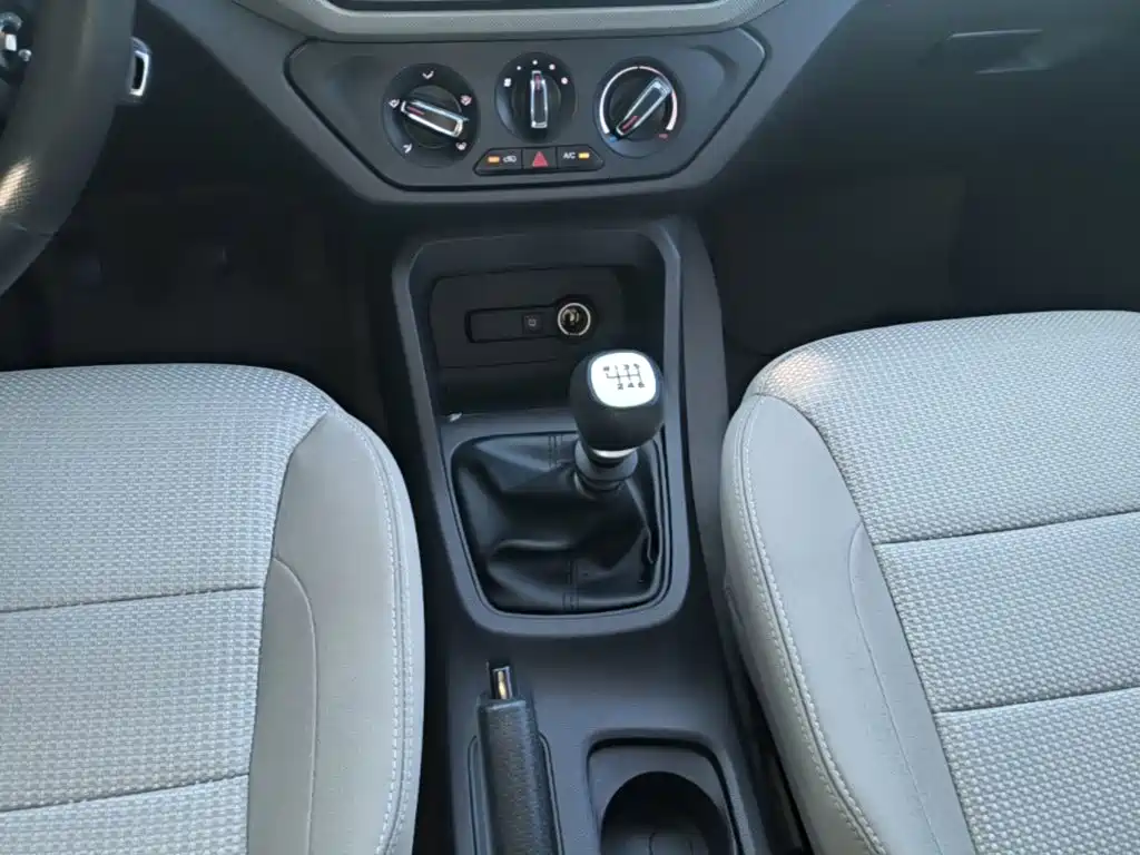 Wuling Hongguang — миниатюра 14