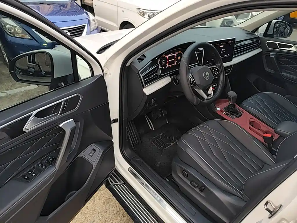 Volkswagen Tiguan L — миниатюра 16