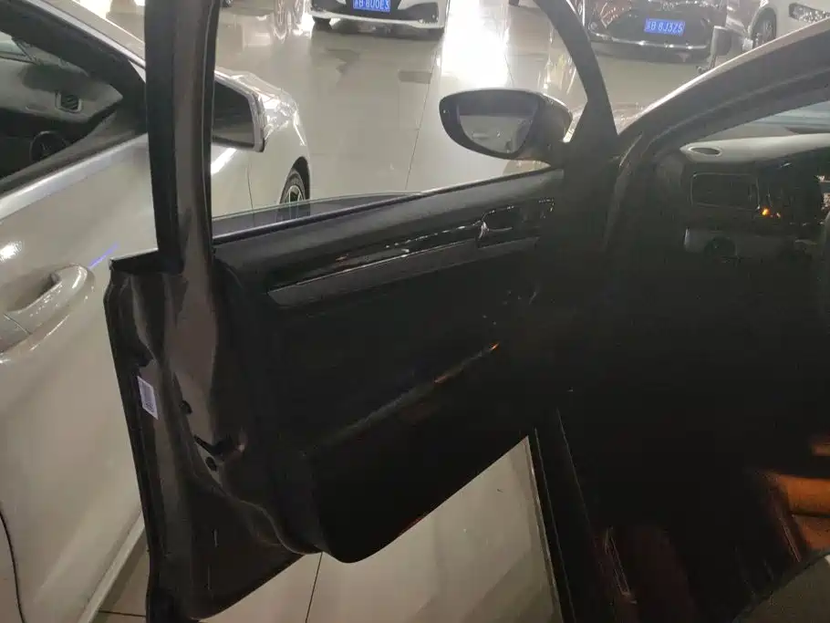 Volkswagen Sagitar — миниатюра 7
