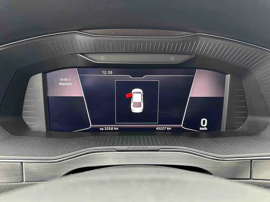Skoda Superb — миниатюра 18