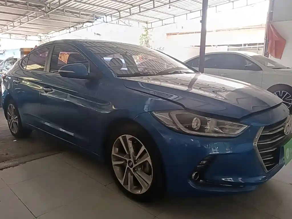 Hyundai Elantra — миниатюра 4