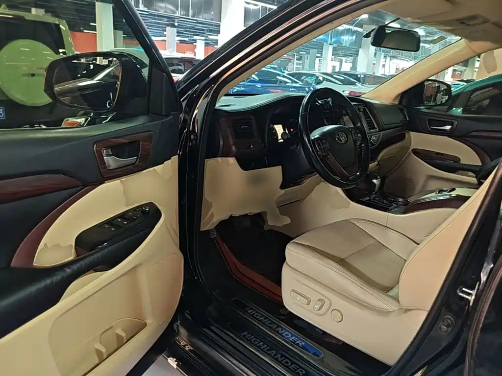 Toyota Highlander — миниатюра 16