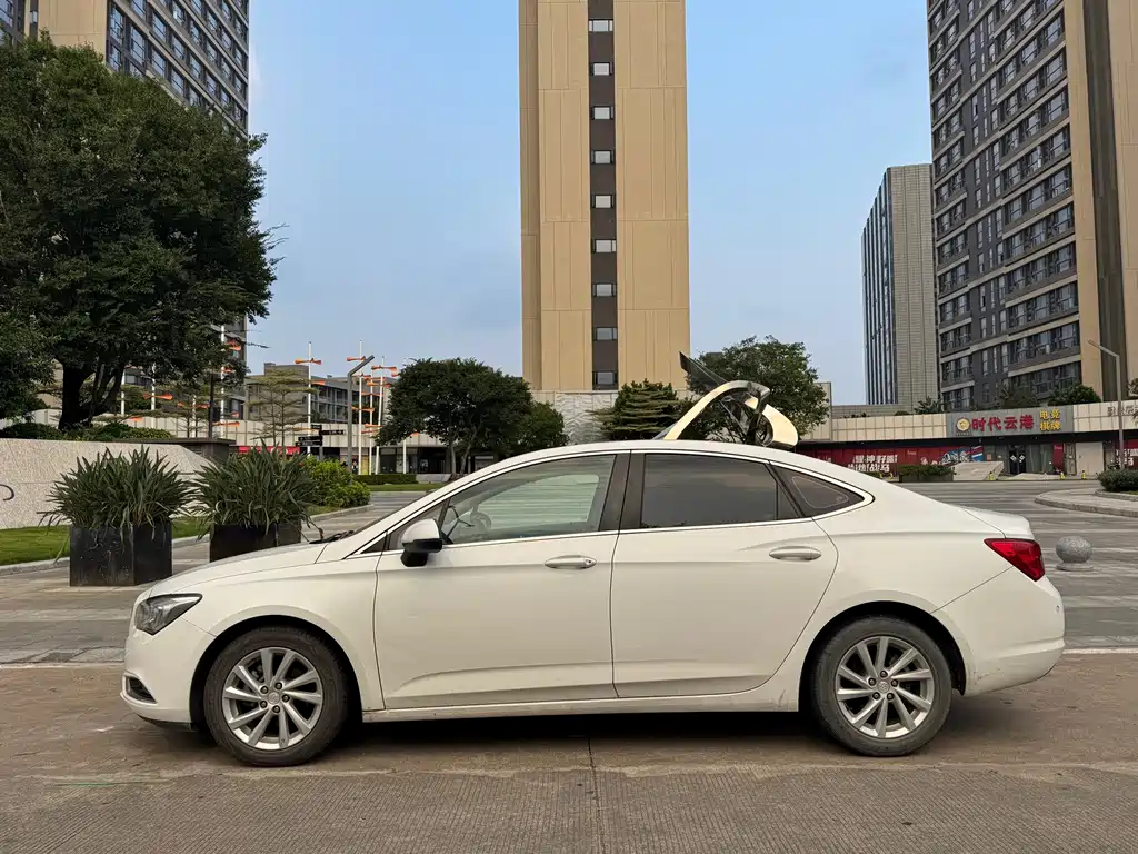 Buick Verano — миниатюра 7