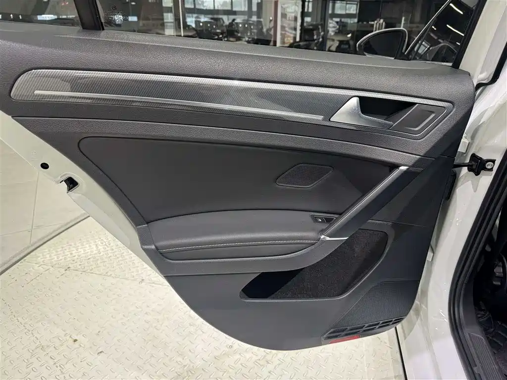 Volkswagen Golf — миниатюра 20