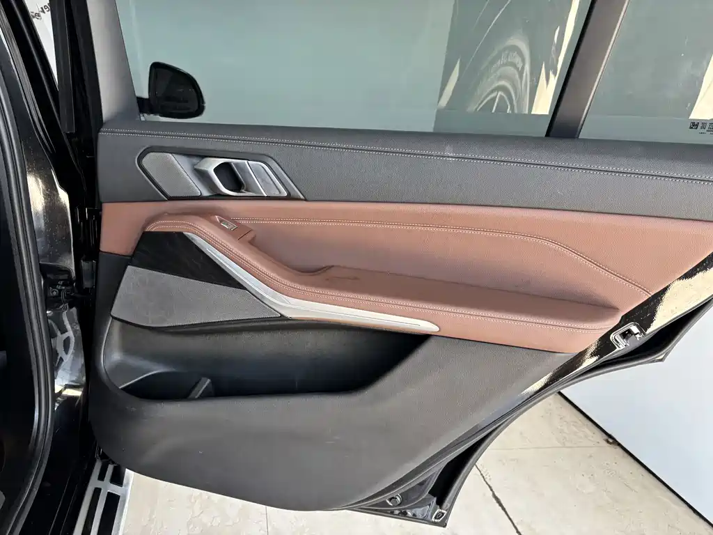 BMW X7 — миниатюра 22