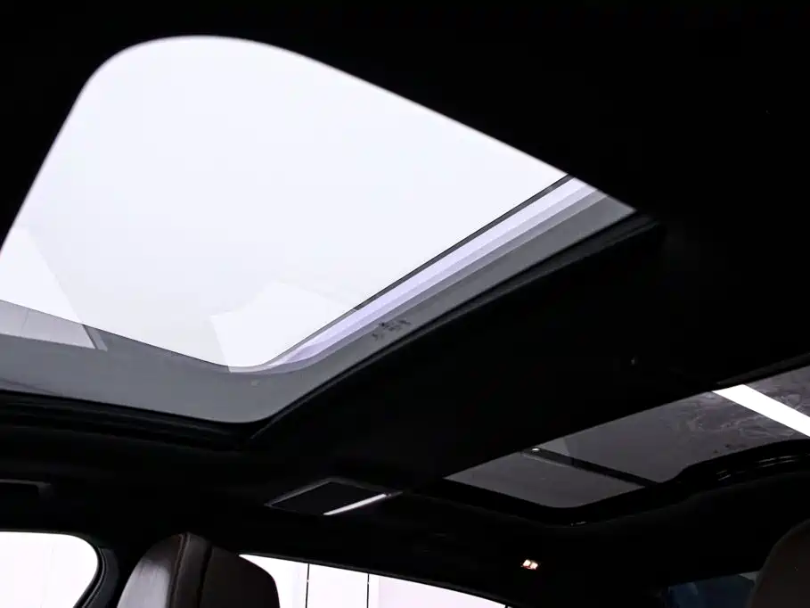 BMW 7 Series — миниатюра 12