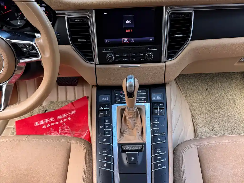 Porsche Macan — миниатюра 16