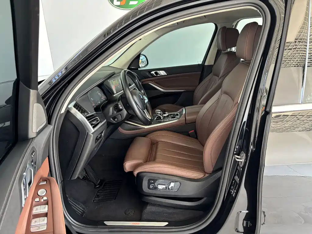 BMW X7 — миниатюра 12