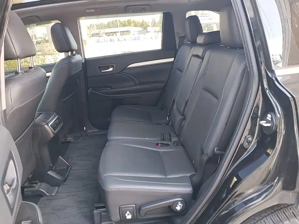 Toyota Highlander — миниатюра 17