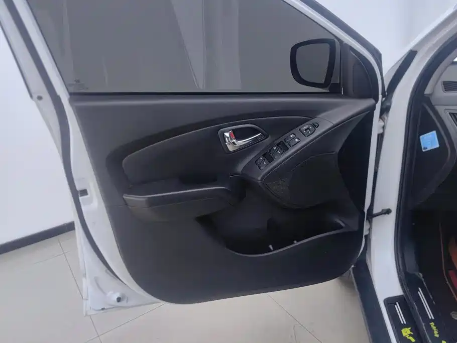 Hyundai ix35 — миниатюра 7