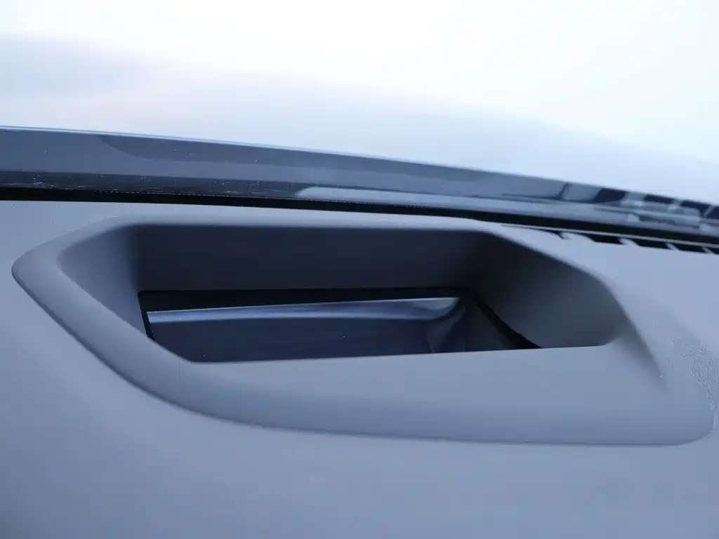 BMW 5 Series — миниатюра 24