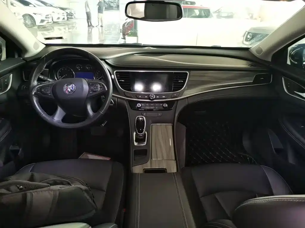 Buick LaCrosse — миниатюра 10