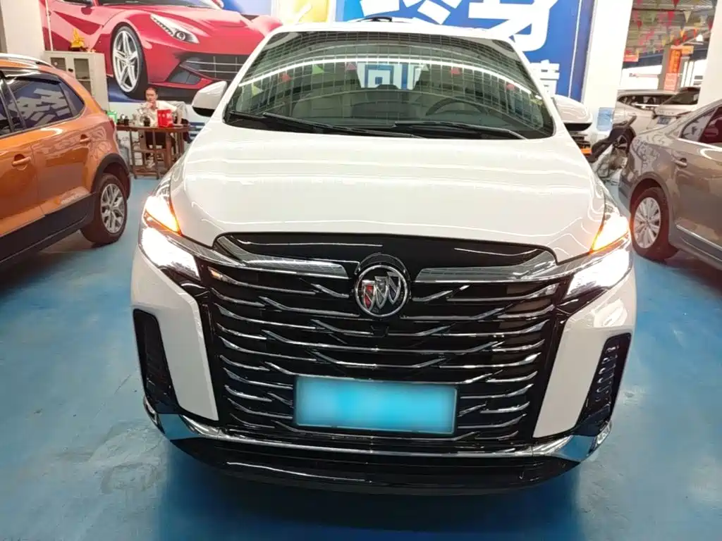 Buick GL8 — миниатюра 3