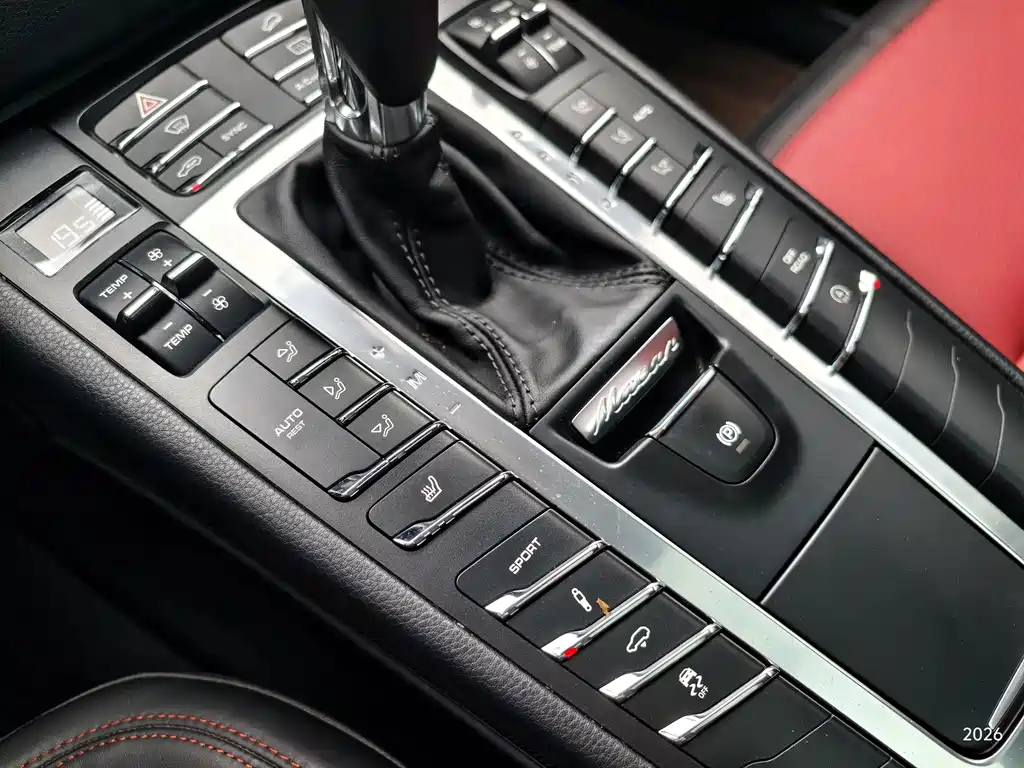 Porsche Macan — миниатюра 14