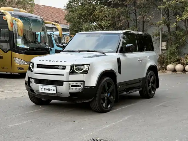 LAND ROVER DEFENDER