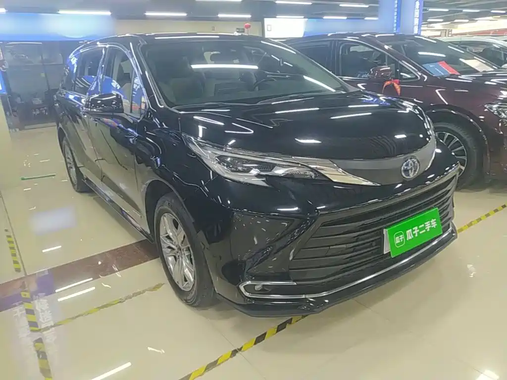 Toyota Sienna — миниатюра 4