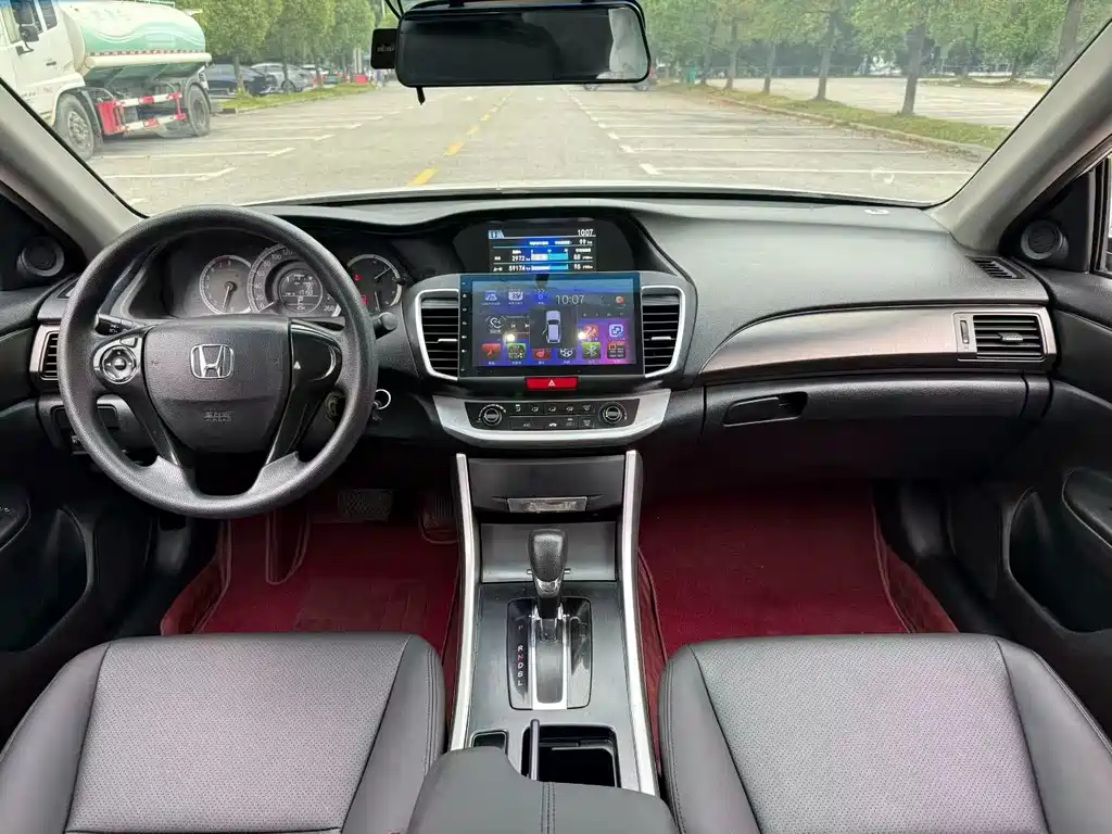 Honda Accord — миниатюра 9