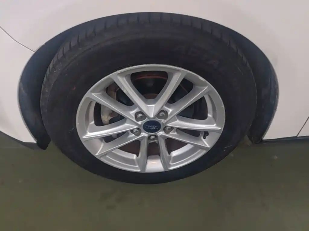 Ford Focus — миниатюра 23