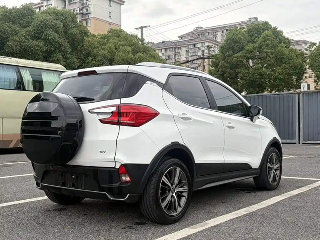 BYD Yuan EV — миниатюра 21