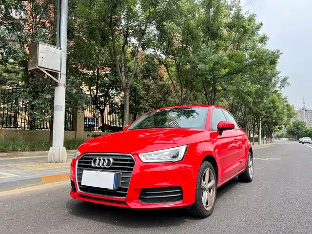 AUDI  A1 2016