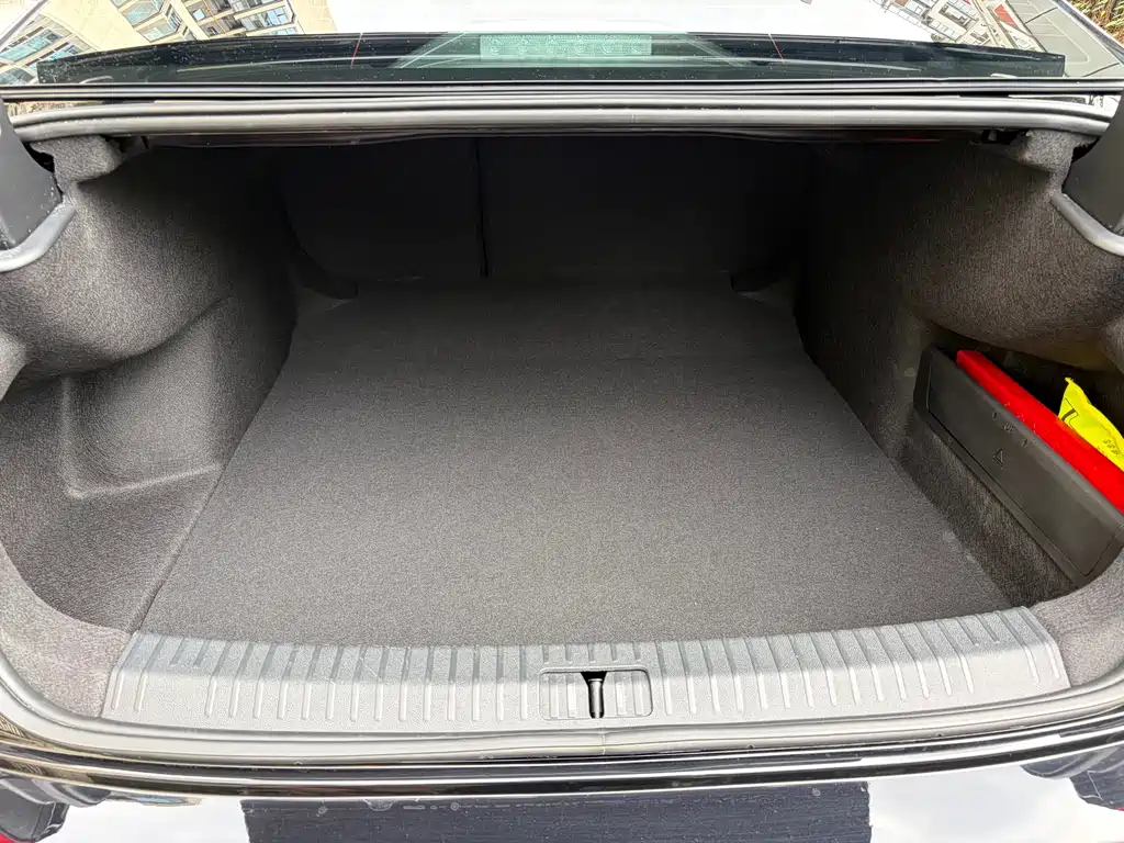 Volkswagen Passat 2024 380TSI