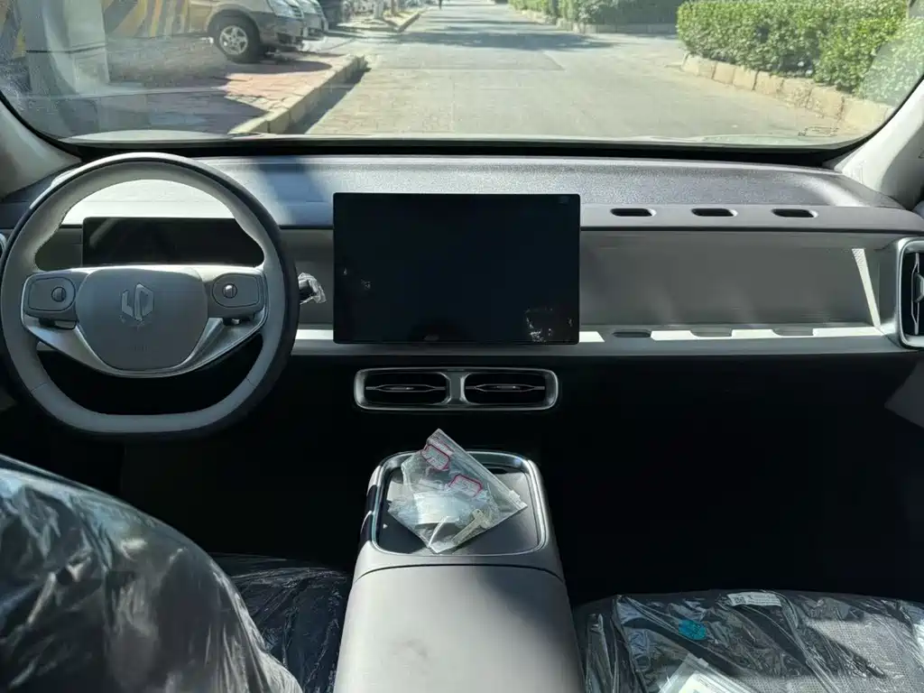 Leapmotor Leapmotor B10 — миниатюра 6