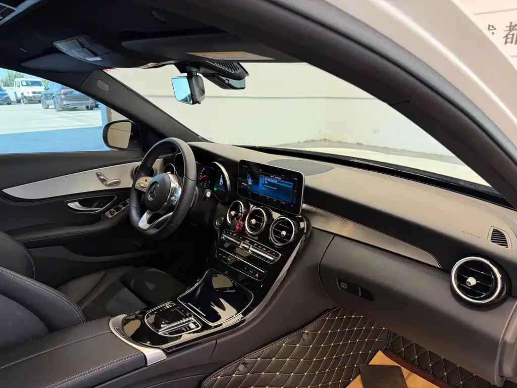 Mercedes-Benz C-Class — миниатюра 13
