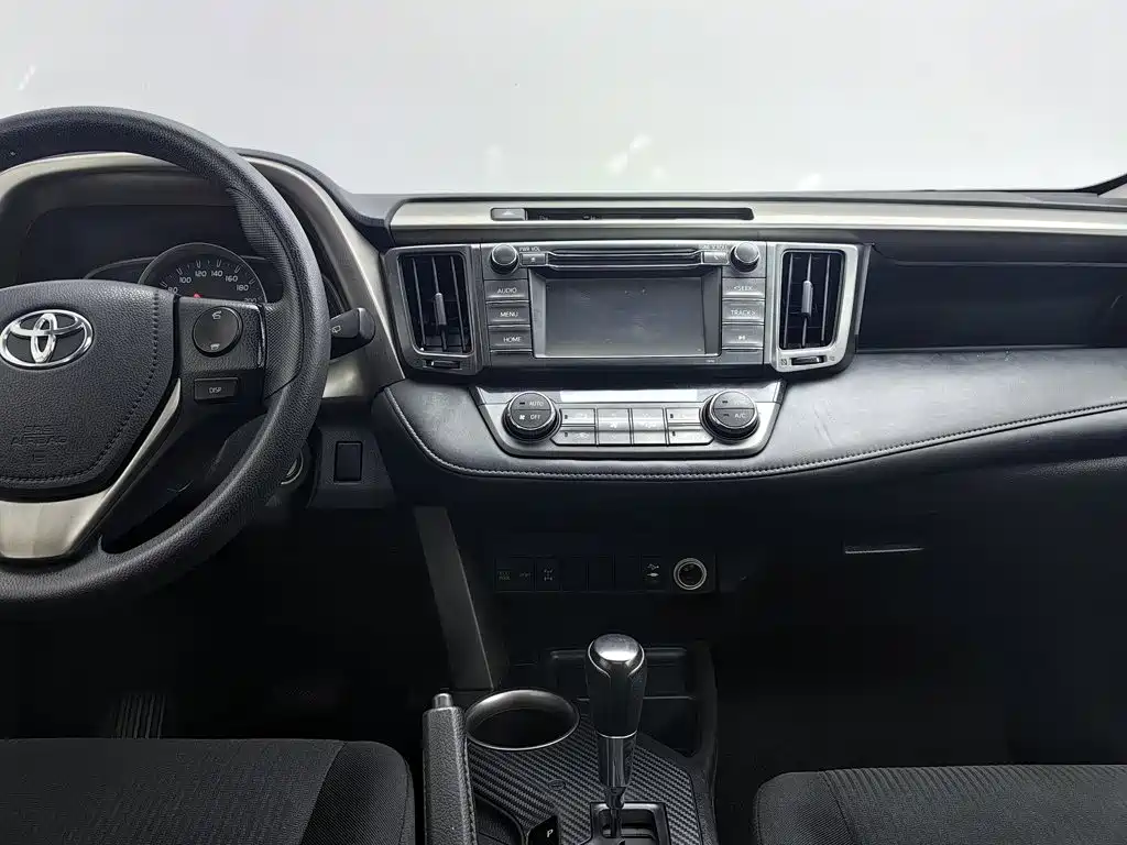 Toyota RAV4 — миниатюра 12