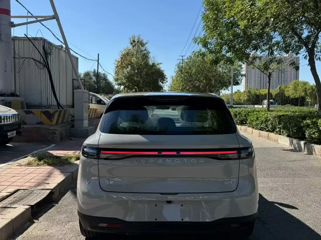 Leapmotor Leapmotor B10 — миниатюра 8