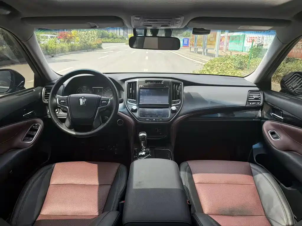 Toyota Crown 2018 2.0T Sport