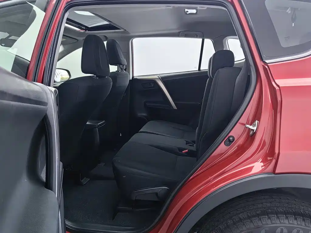 Toyota RAV4 — миниатюра 15