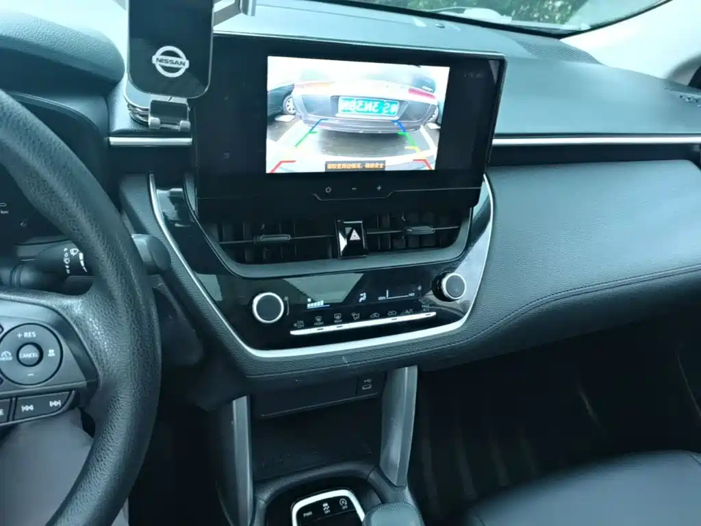 Toyota Corolla Cross — миниатюра 13