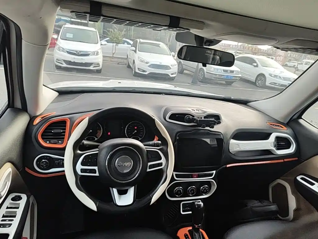 Jeep Renegade — миниатюра 10
