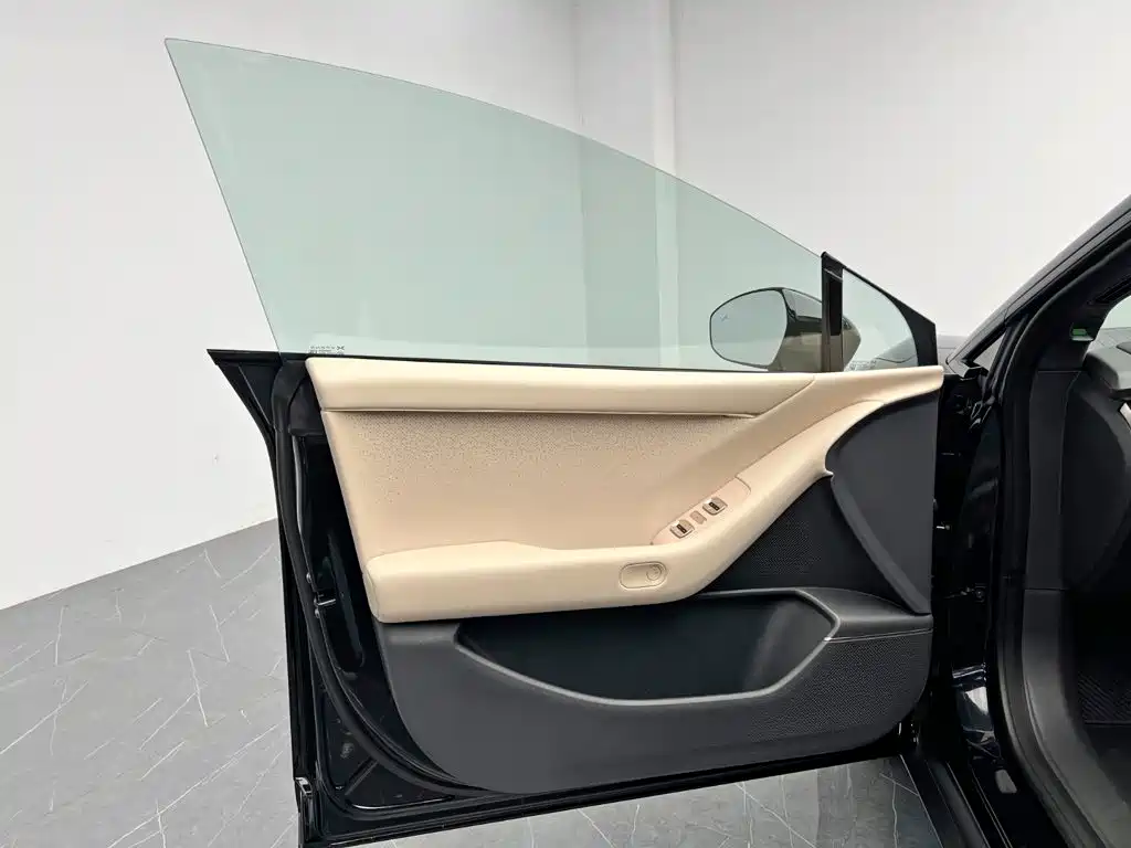 XPeng P7+ — миниатюра 13