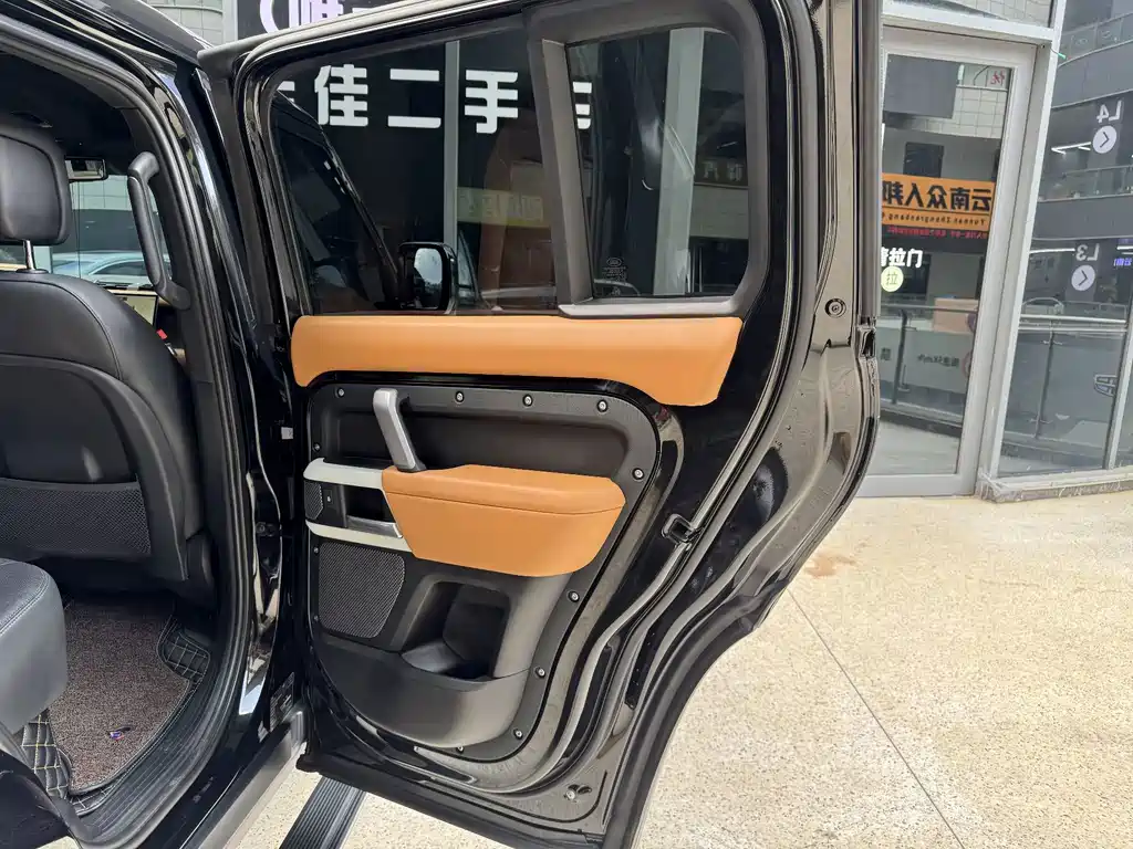 Land Rover Defender — миниатюра 34