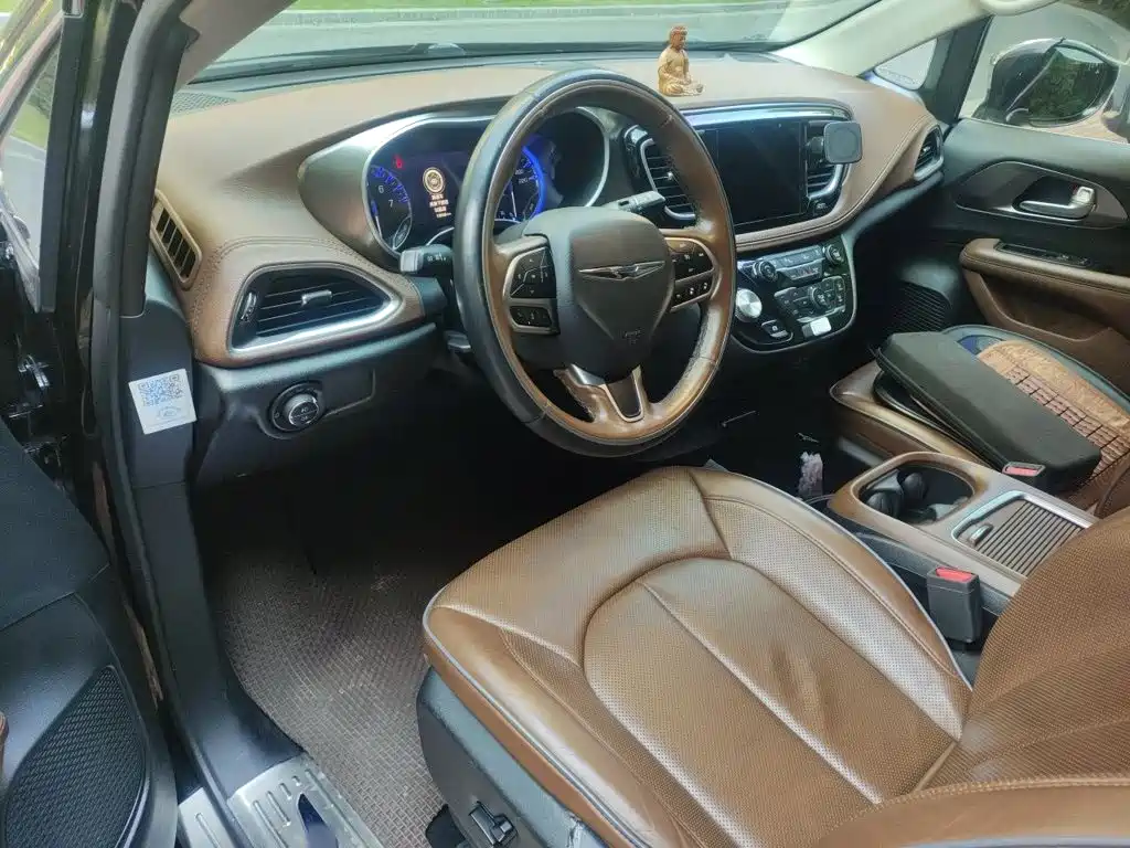 Chrysler Grand Voyager (Import) — миниатюра 5