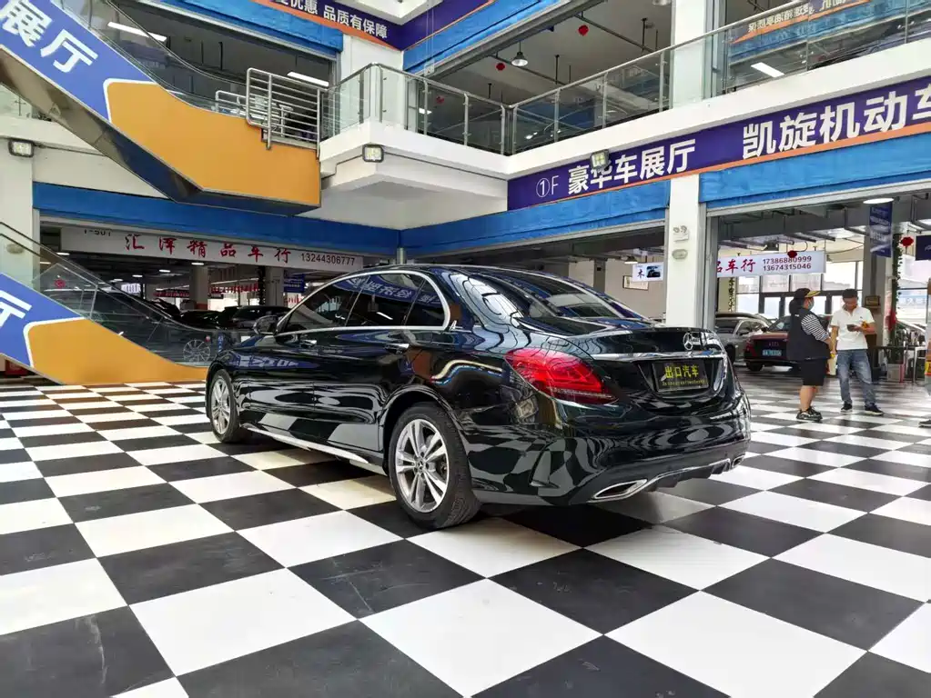 Mercedes-Benz C-Class — миниатюра 4