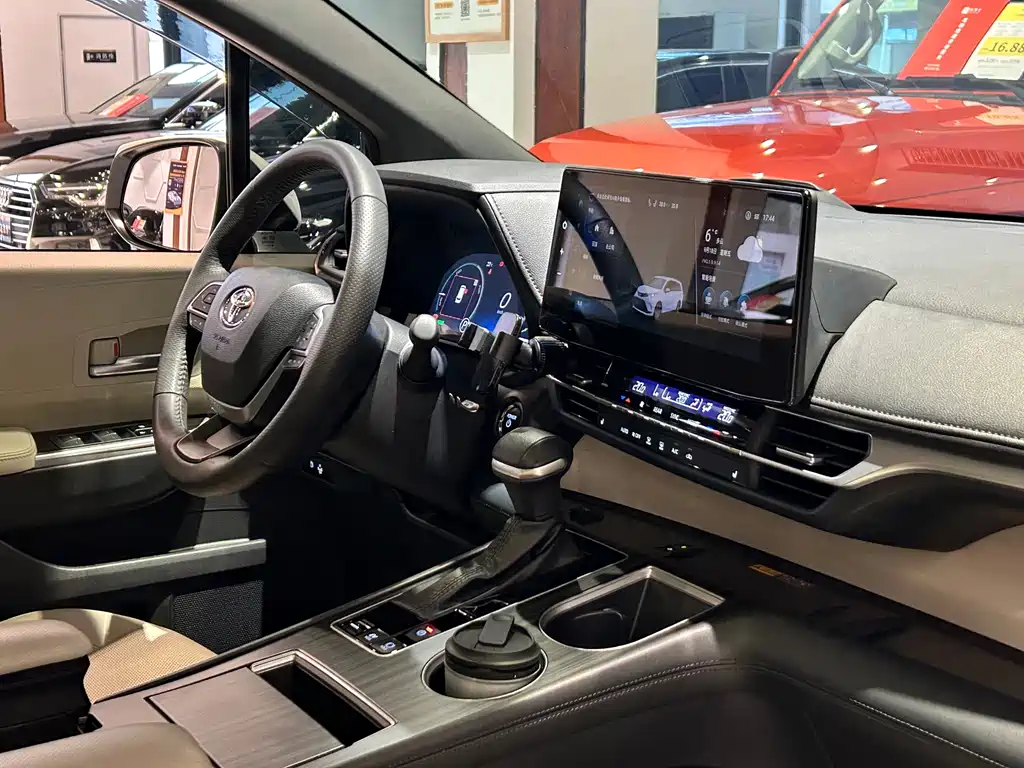 Toyota Granvia — миниатюра 24