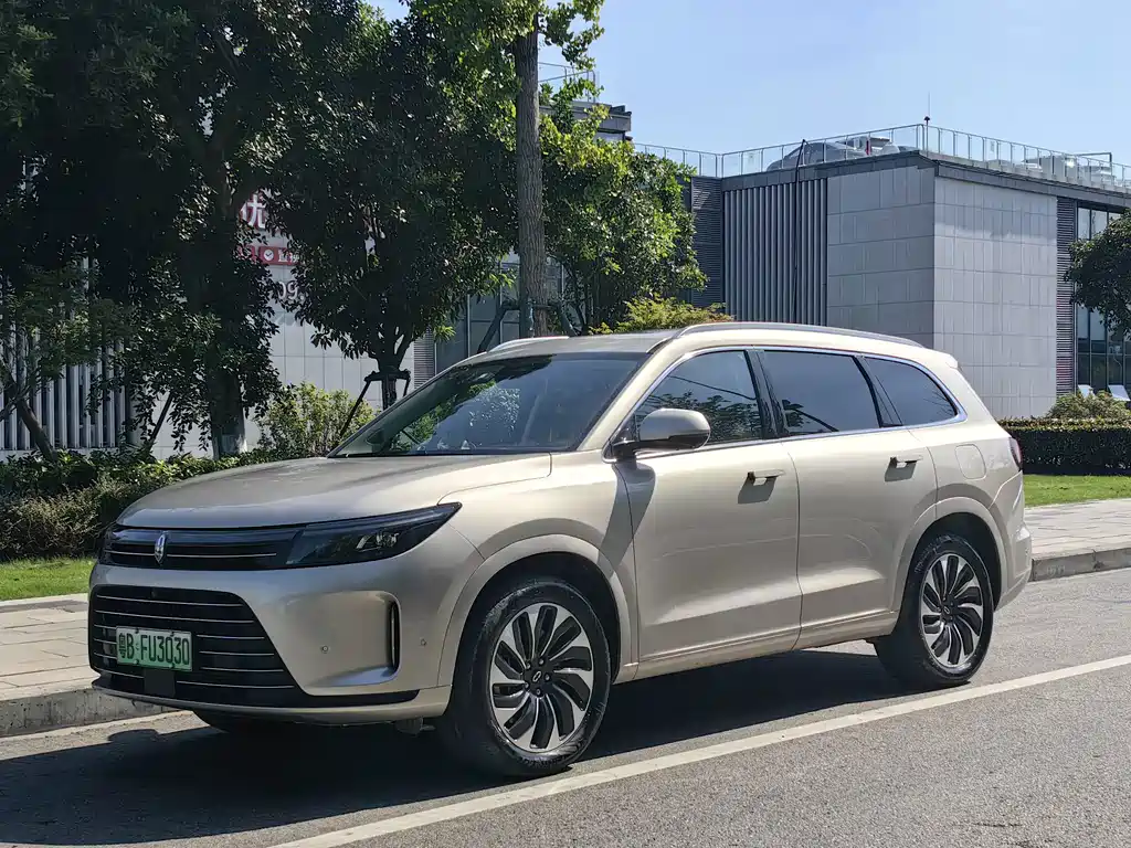 AITO Wenjie AITO M7