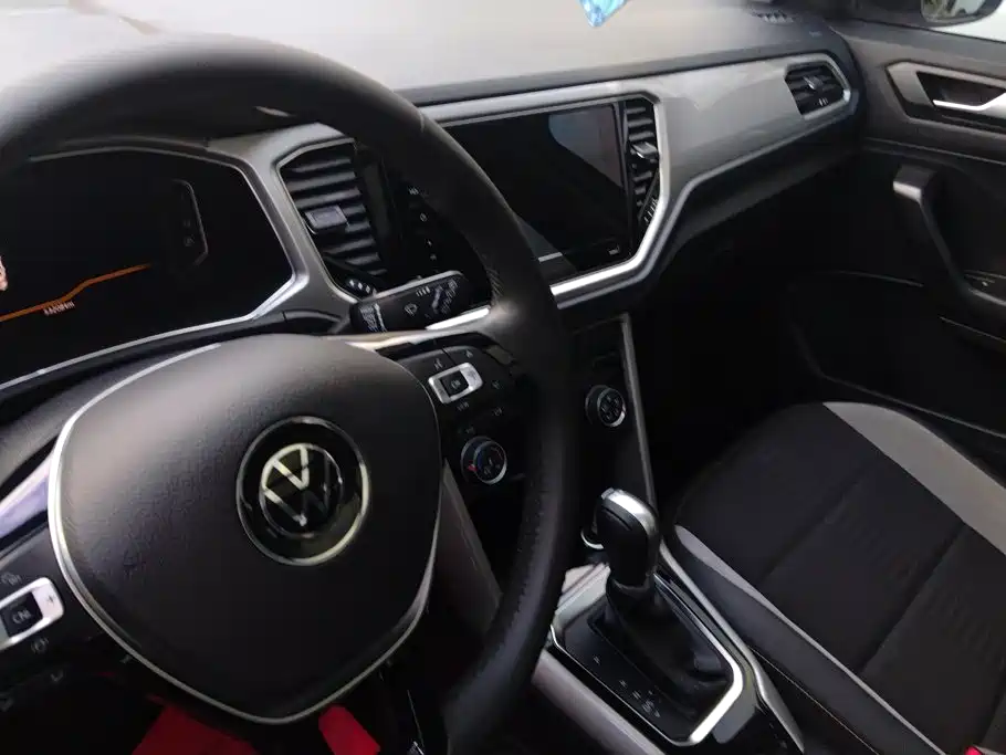 Volkswagen T-Roc — миниатюра 13