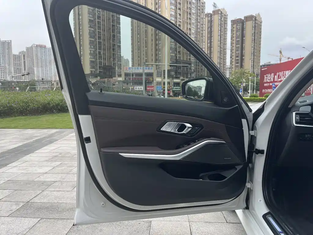BMW 3 Series — миниатюра 12