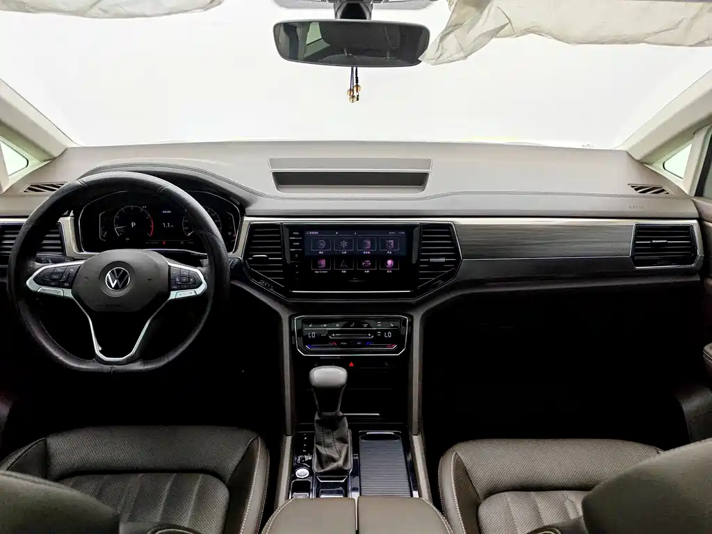 Volkswagen Viloran 2020 330TSI Luxury