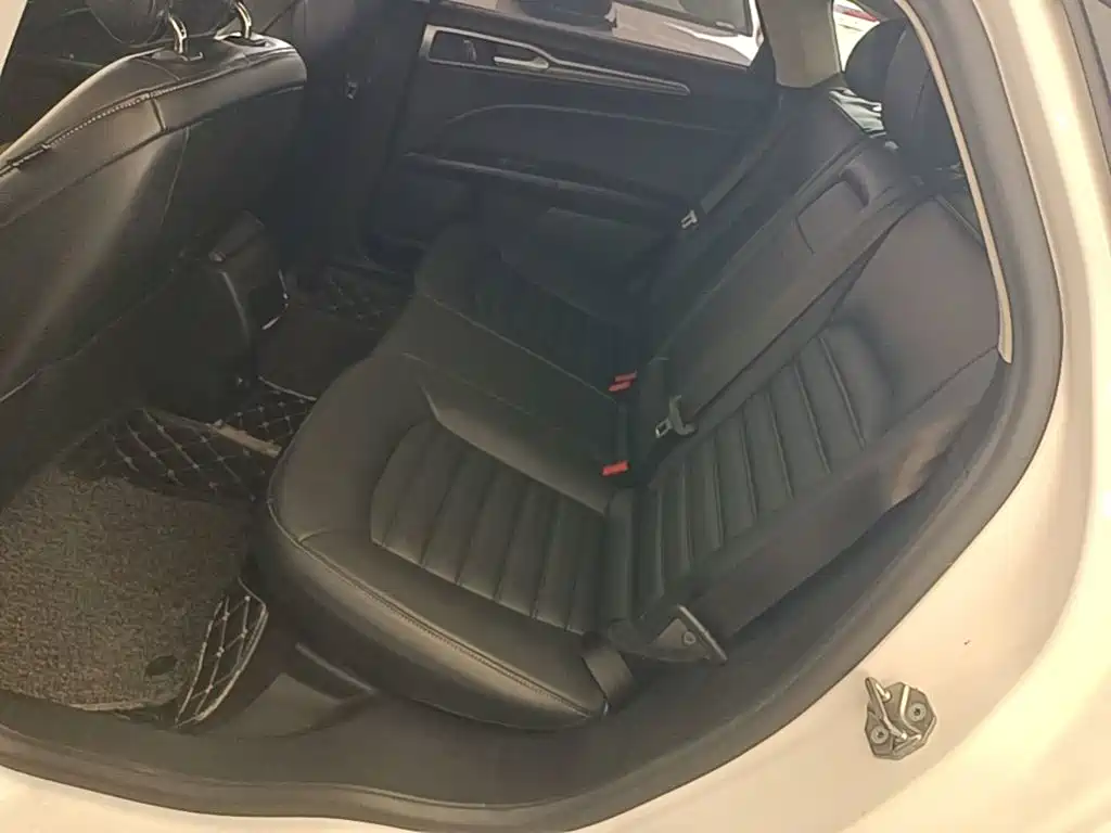 Ford Mondeo — миниатюра 17