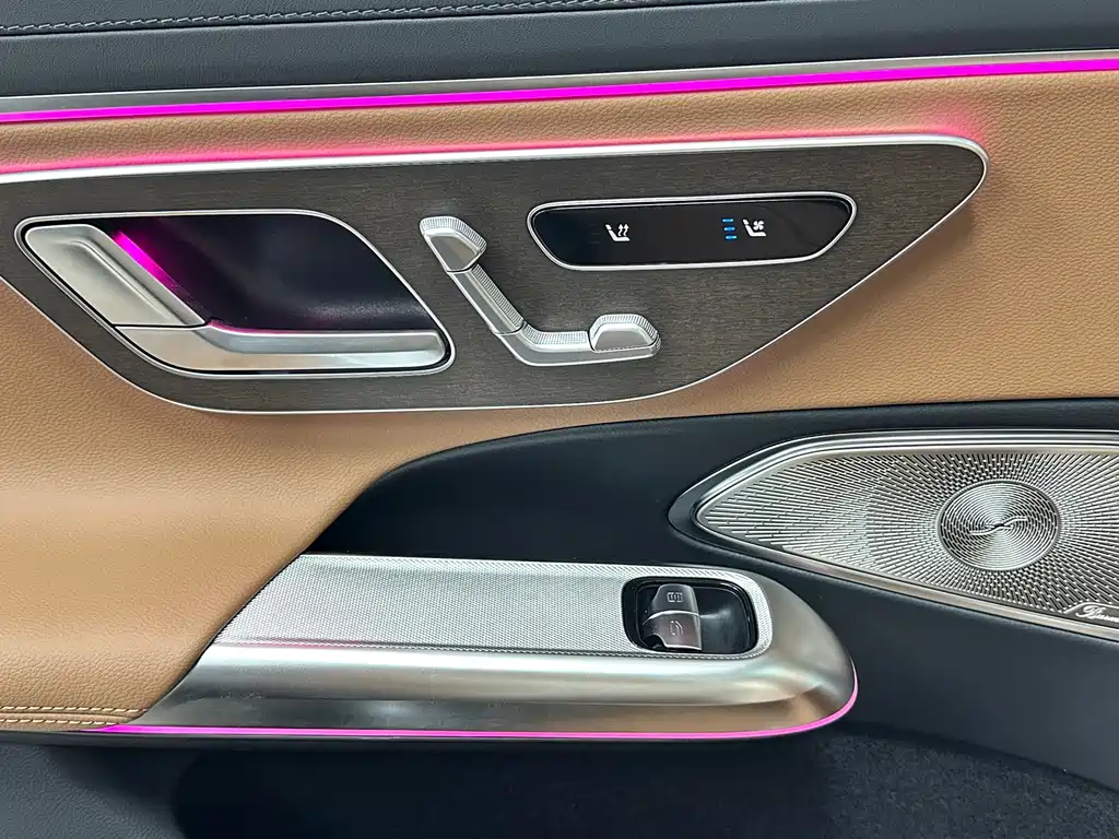 Mercedes-Benz E-Class — миниатюра 23