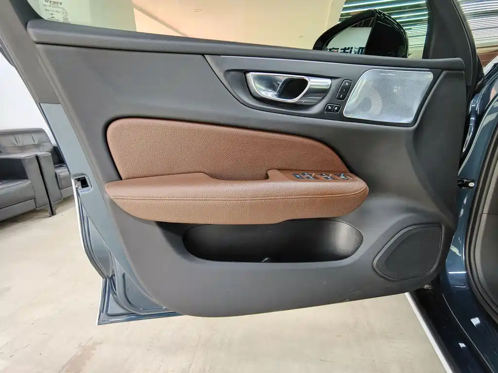 VOLVO S60 PLUG IN HYBRID