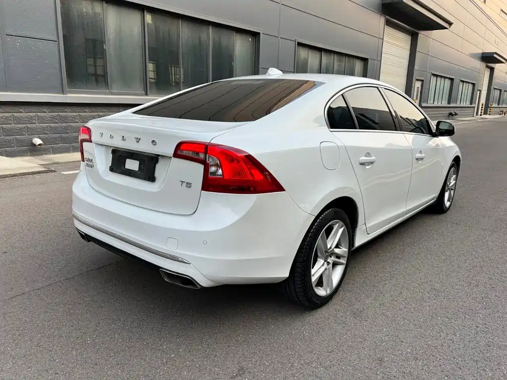 Volvo S60 — миниатюра 4
