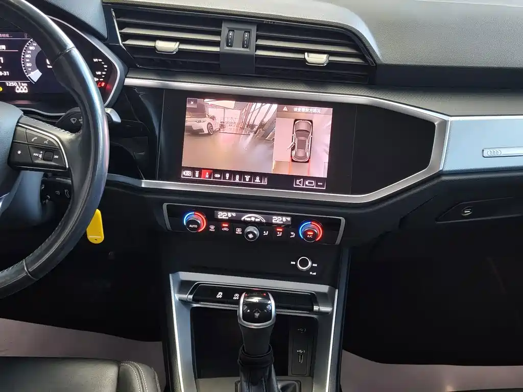 Audi Q3 — миниатюра 11